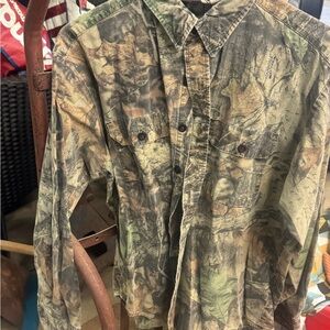 Camouflage Button-Up Shirt in Green/Brown